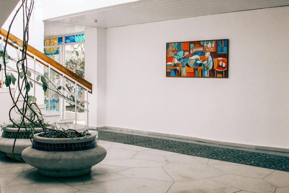 Decorating with Contemporary Art: A Modern Wall Art Guide