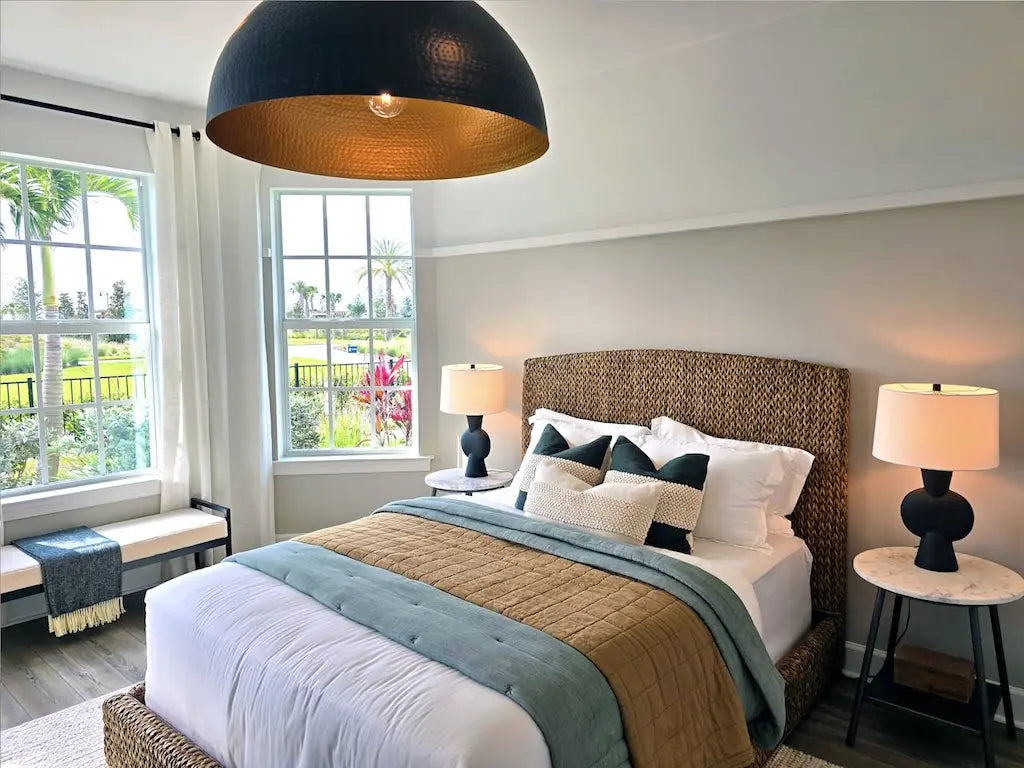 Calm, softly decorated bedroom for better sleep